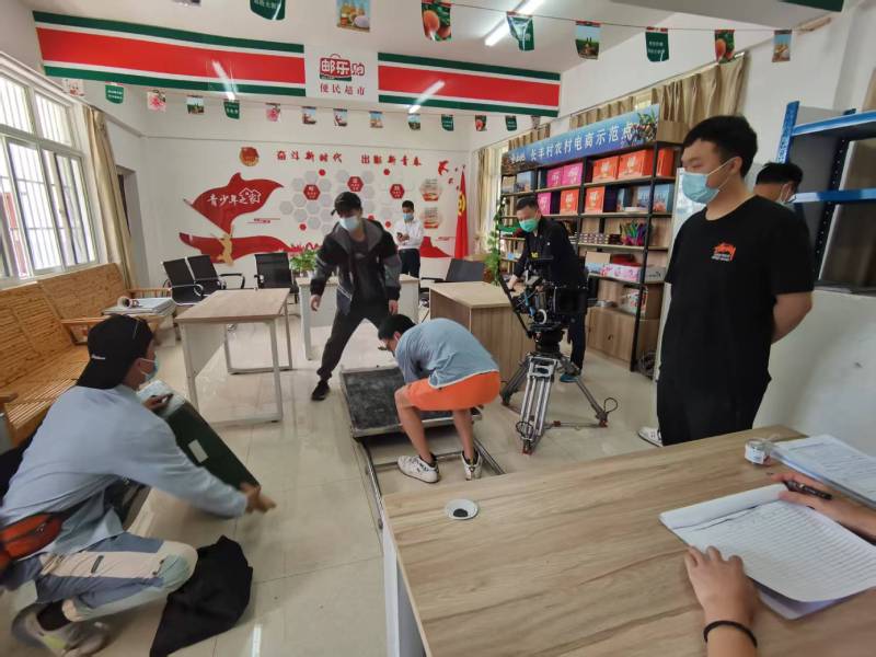廉江市广告片拍摄公司：极简主义践行者，少即是多的视觉哲学